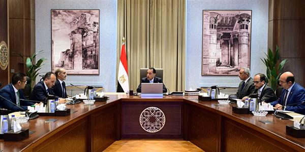 مدبولي يبحث مع وكالة الفضاء المصرية خطط توطين تكنولوجيا الفضاء وتعميق التصنيع